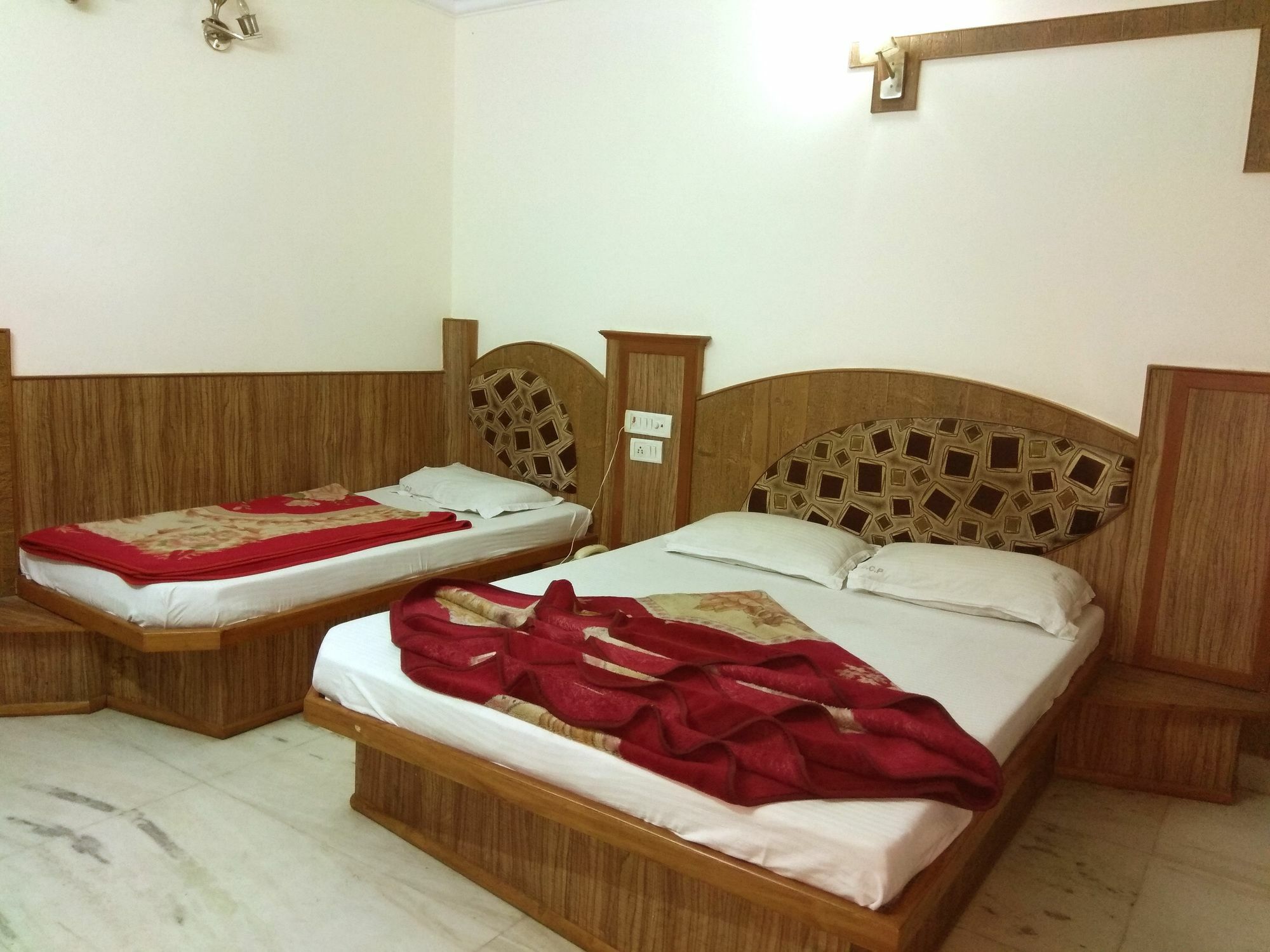 Hotel Cottage Crown Plaza New Delhi Exterior photo