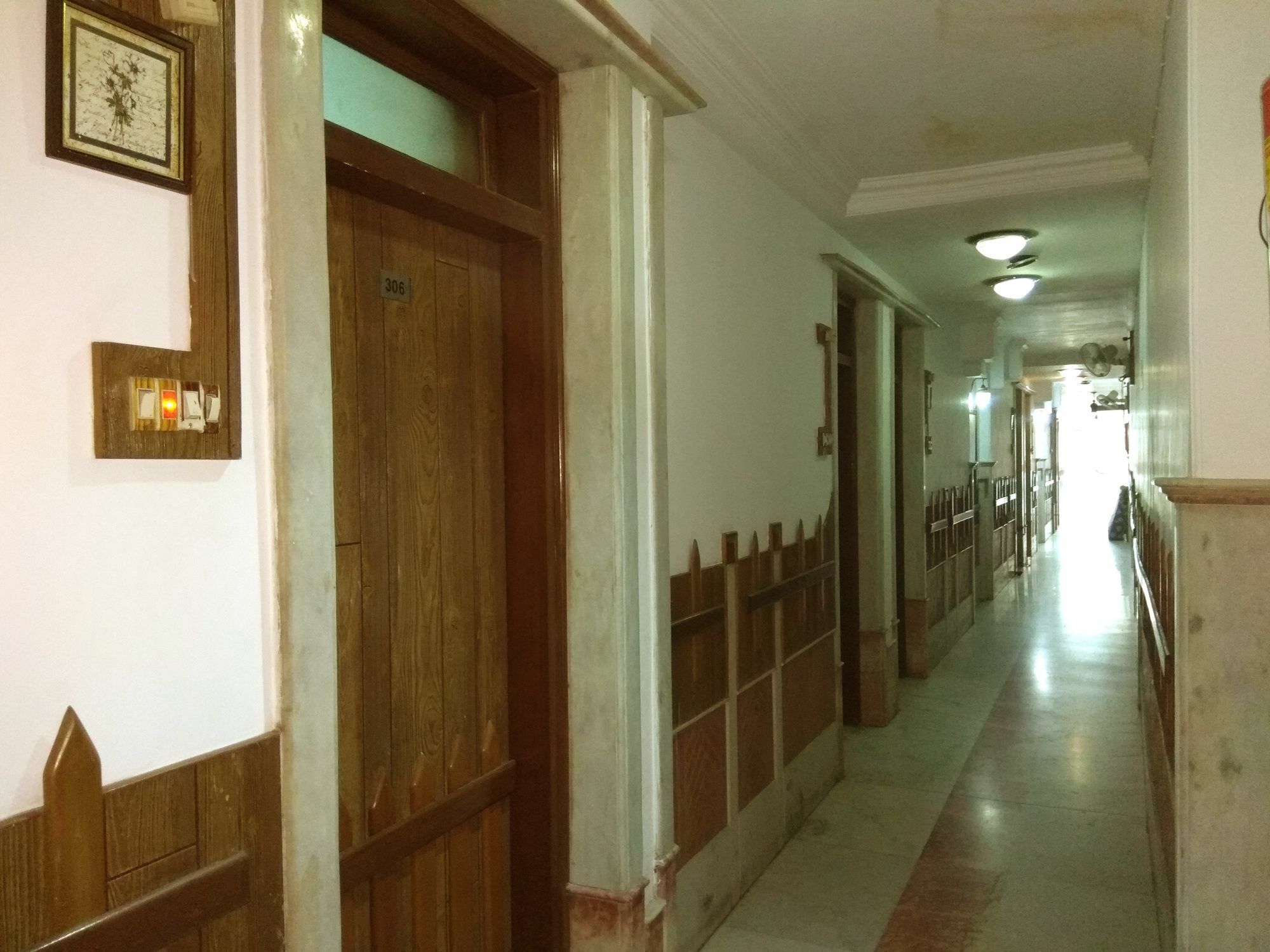Hotel Cottage Crown Plaza New Delhi Exterior photo