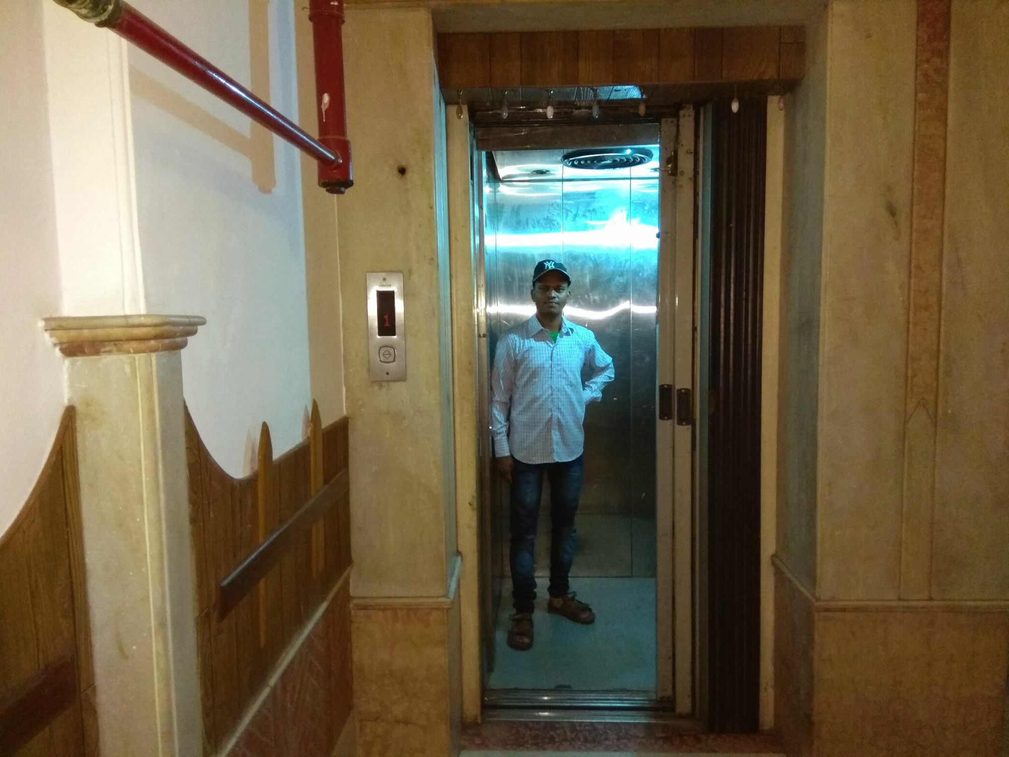 Hotel Cottage Crown Plaza New Delhi Exterior photo